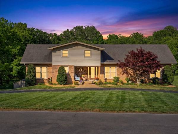 1205 Sycamore Dr, Manchester, TN 37355