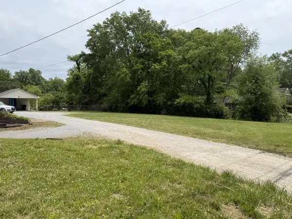 704 Cedar Ln, Tullahoma, TN 37388