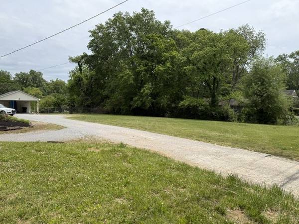 704 Cedar Ln, Tullahoma, TN 37388