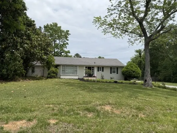 704 Cedar Ln, Tullahoma, TN 37388