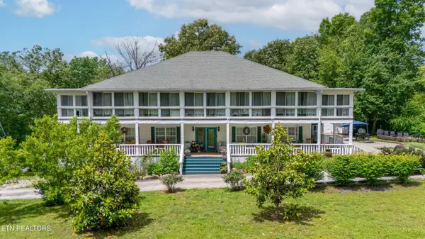 34 Rozzel Rd, Pikeville, TN 37367