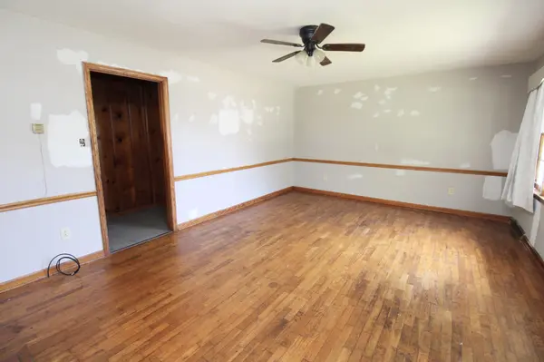 1155 S Main St, Lexington, TN 38351
