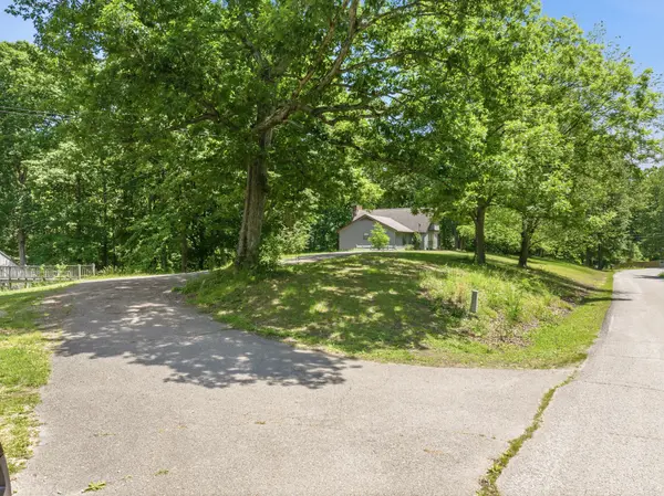 4110 Corinth Rd, Lexington, TN 38351
