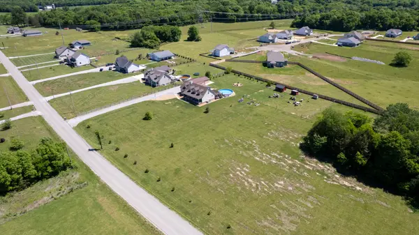 4105 Pyles Rd, Chapel Hill, TN 37034