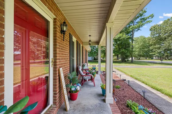 2117 Safe Haven Cir, Estill Springs, TN 37330