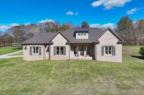 2189 Double Branch Rd, Columbia, TN 38401