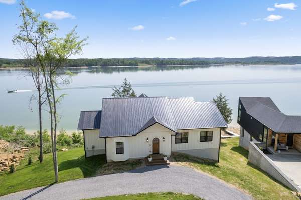 1315 Still Mountain Way, Dandridge, TN 37725