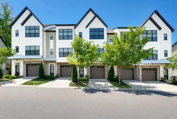 221 Stonecrest Cir, Nashville, TN 37209
