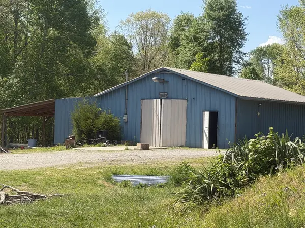 200 Rattlesnake Rd, Mcminnville, TN 37110