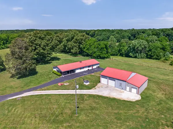 37 Old McLemore Rd, Taft, TN 38488