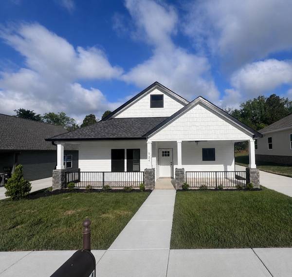 924 Stratford Avenue, Sweetwater, TN 37874