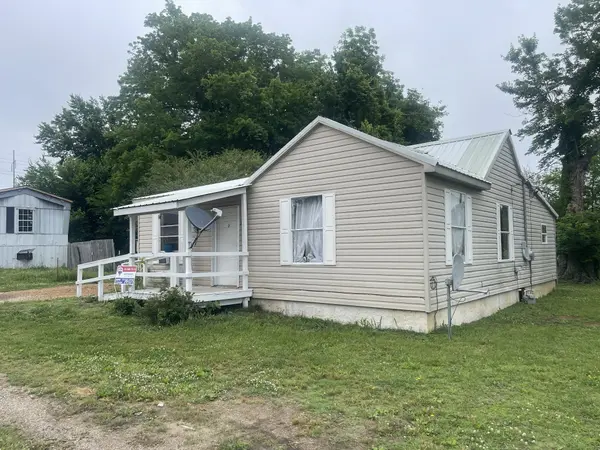 263 Reeves St, Lexington, TN 38351