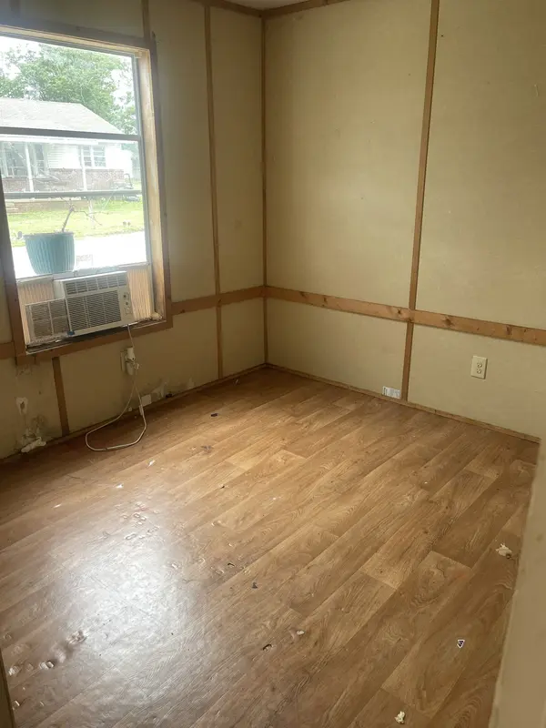263 Reeves St, Lexington, TN 38351