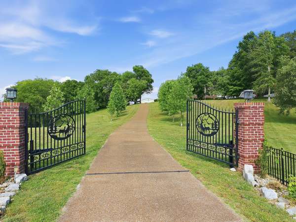 1150 Cochran Cemetery Rd, Lewisburg, TN 37091