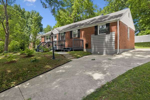 1308 Saturn Dr, Nashville, TN 37217