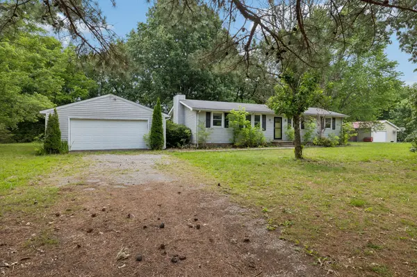 11170 Challenge Dr, Bon Aqua, TN 37025