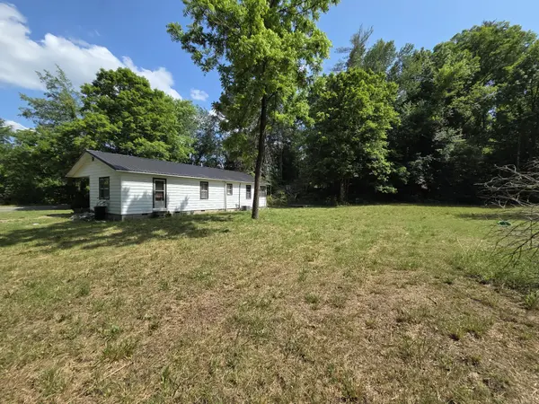 1316 Owl Hollow Rd, Linden, TN 37096