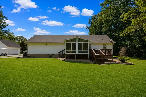 51 Larkspur Ct, Tullahoma, TN 37388