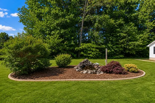 51 Larkspur Ct, Tullahoma, TN 37388