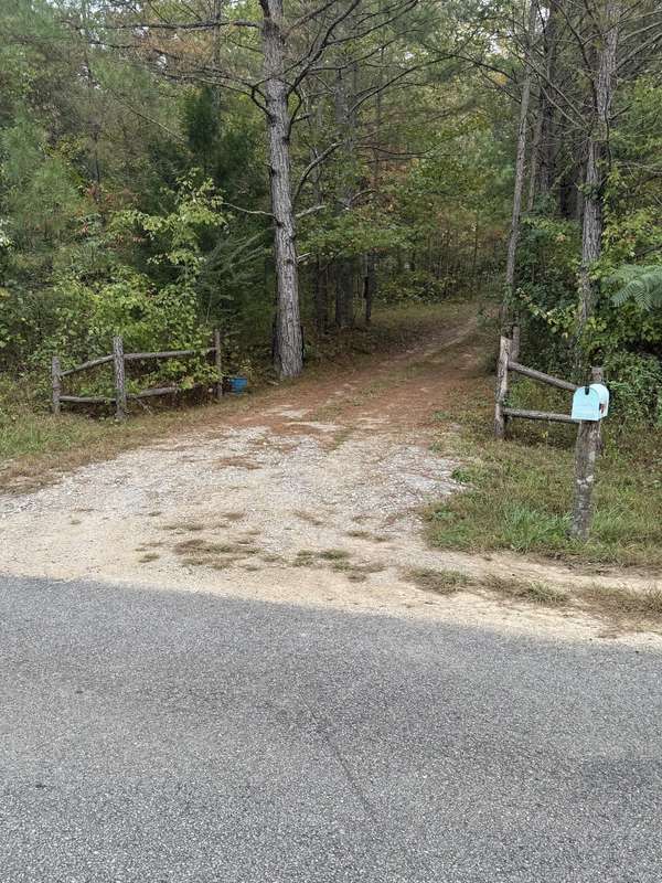 646 Brush Creek Rd, Lawrenceburg, TN 38464