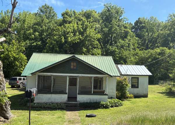 51 Sycamore Landing Rd, Waverly, TN 37185