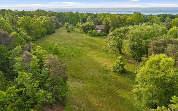 2103 Taft Highway, Signal Mountain, TN 37377