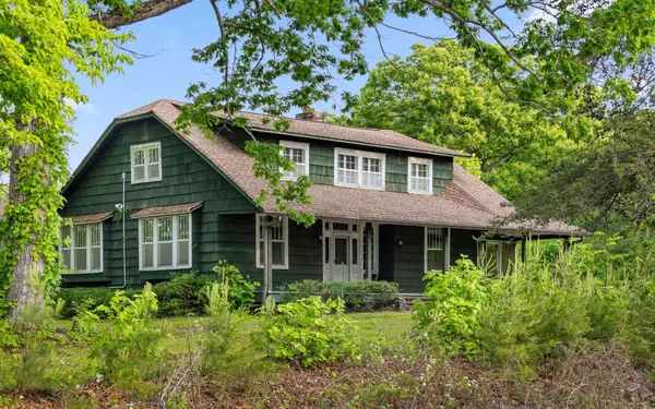 2103 Taft Highway, Signal Mountain, TN 37377