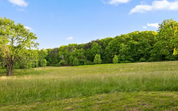 2103 Taft Highway, Signal Mountain, TN 37377