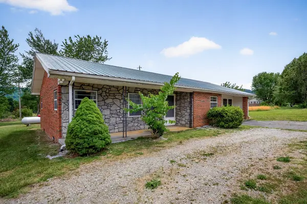 1372 Jamestown Hwy, Livingston, TN 38570