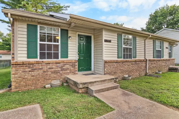 636 R S Bradley Blvd #A, Clarksville, TN 37042