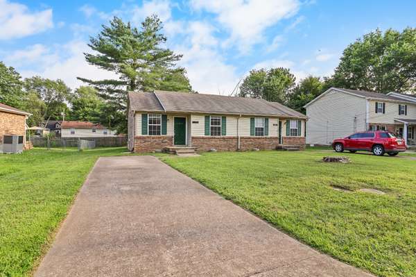 636 R S Bradley Blvd #A, Clarksville, TN 37042