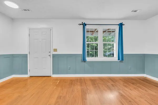 99 Edgehill Ln, Hendersonville, TN 37075