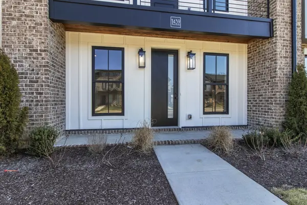 1419 Doc Johns Blvd, Murfreesboro, TN 37128