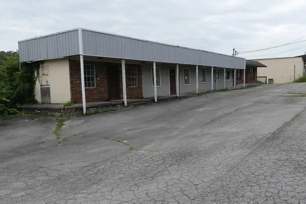 15 Congress Parkway, Athens, TN 37303