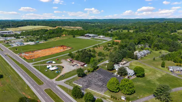 1114 Congress Parkway #S, Athens, TN 37303