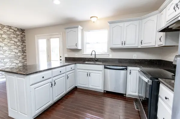 443 Clearview Rd, Cottontown, TN 37048