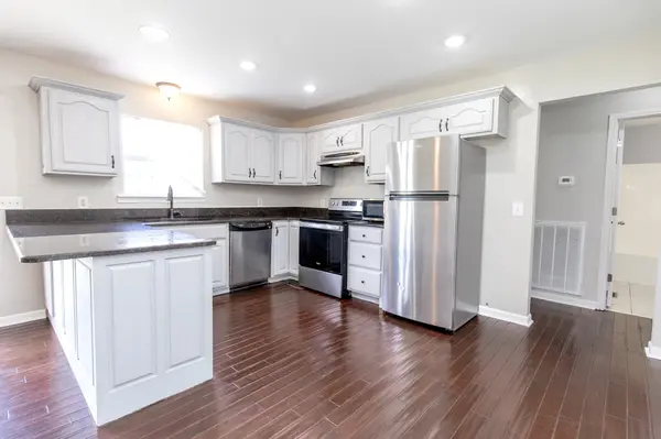 443 Clearview Rd, Cottontown, TN 37048