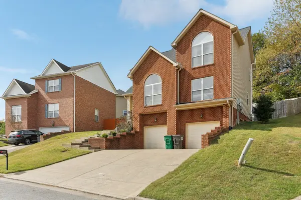 2048 Harvest Ln, Nashville, TN 37218