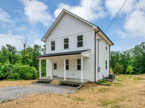 5800 Sanders rd, Lyles, TN 37098