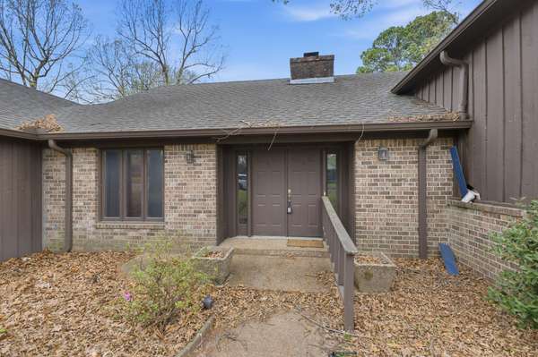 31 Colonial Cv, Jackson, TN 38305