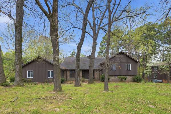 31 Colonial Cv, Jackson, TN 38305