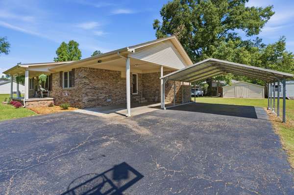 445 Bounce Dr, Savannah, TN 38372