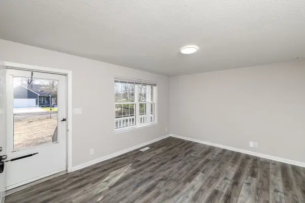 410 Roselawn Dr, Clarksville, TN 37042