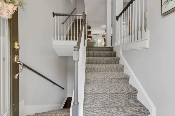 1077 Woodbury Falls Dr, Nashville, TN 37221