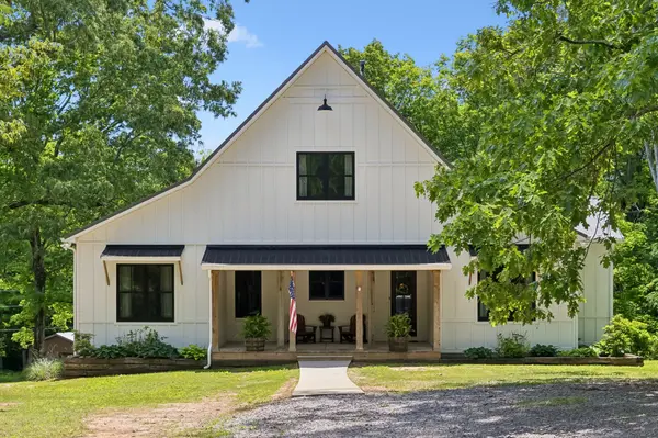 7111 Dogwood Ln, Cross Plains, TN 37049