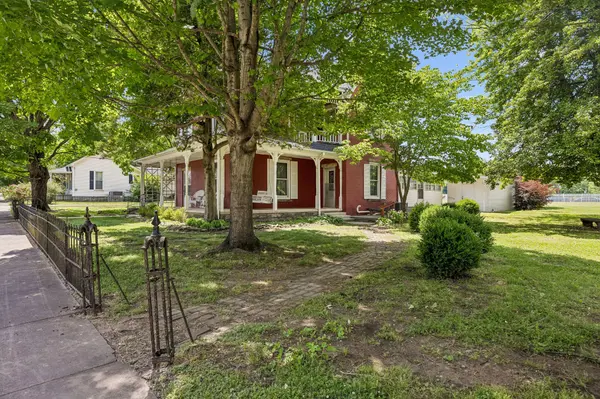 103 Cowan St #W, Cowan, TN 37318