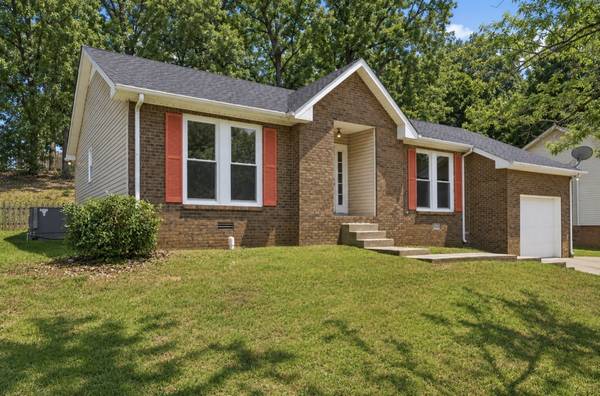 1217 Verkler Dr, Clarksville, TN 37042