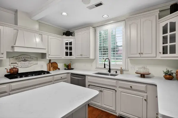 708 Dry Creek Rd, Smithville, TN 37166