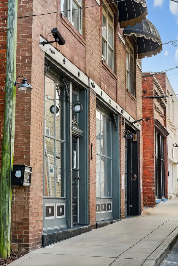 109 7th Ave #E, Springfield, TN 37172