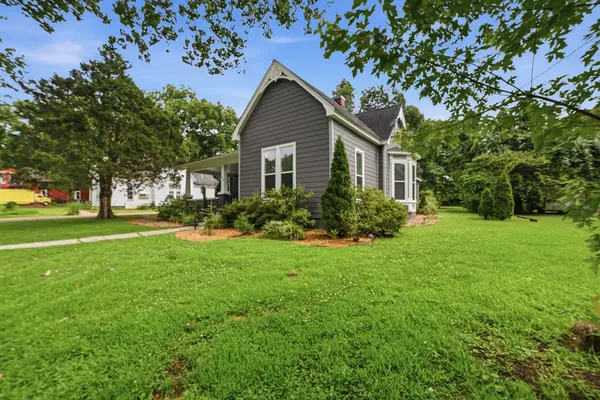 113 White St, Martin, TN 38237